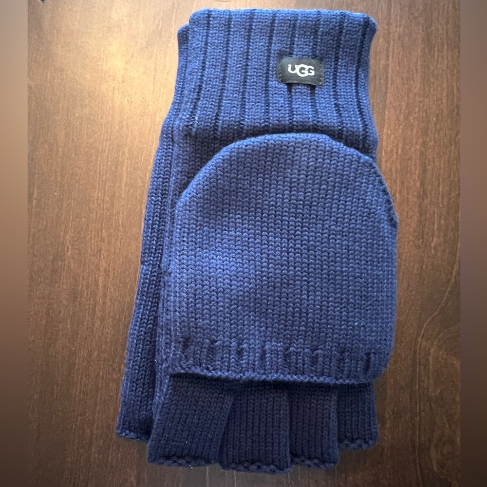 UGG mittens